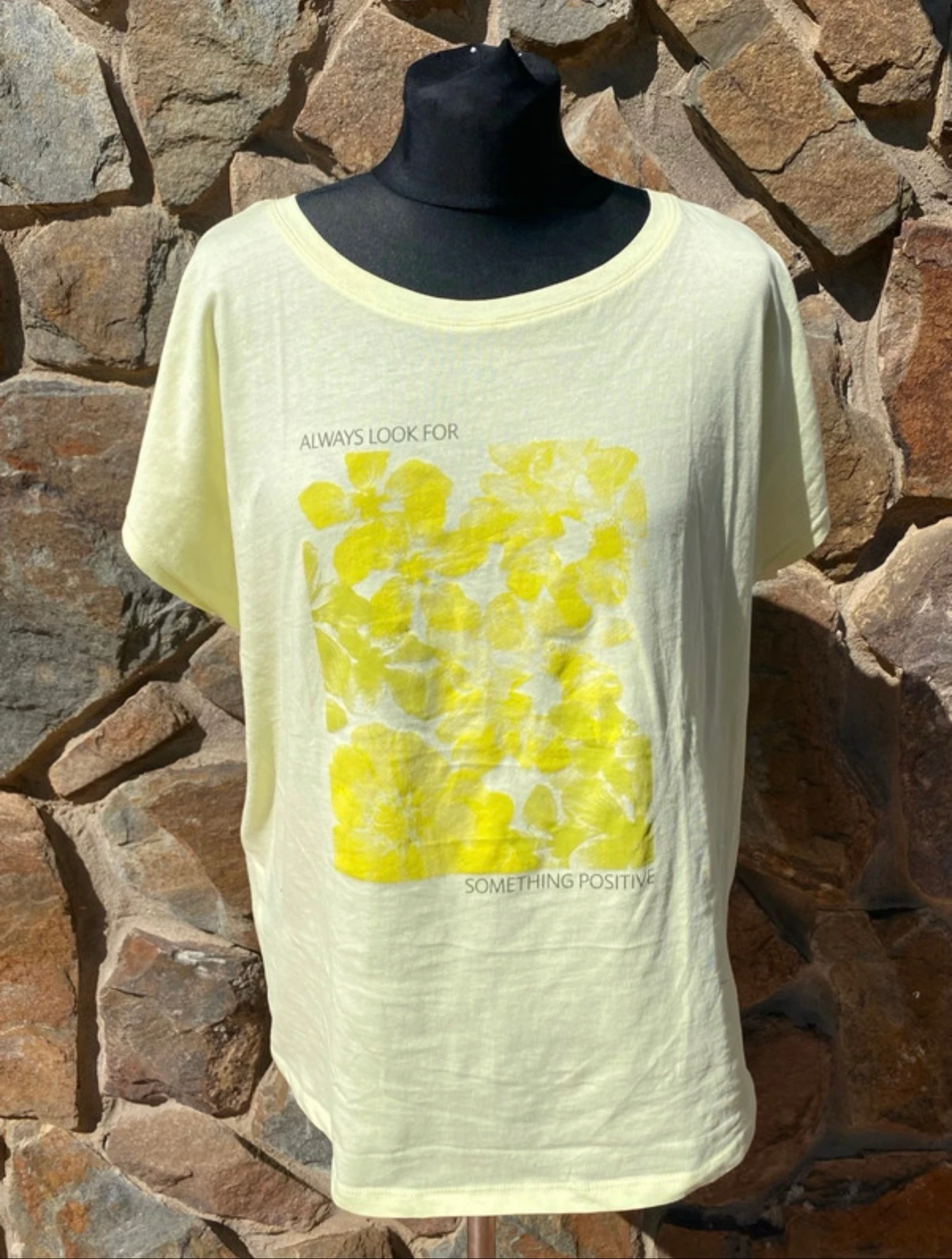 camiseta amarilla